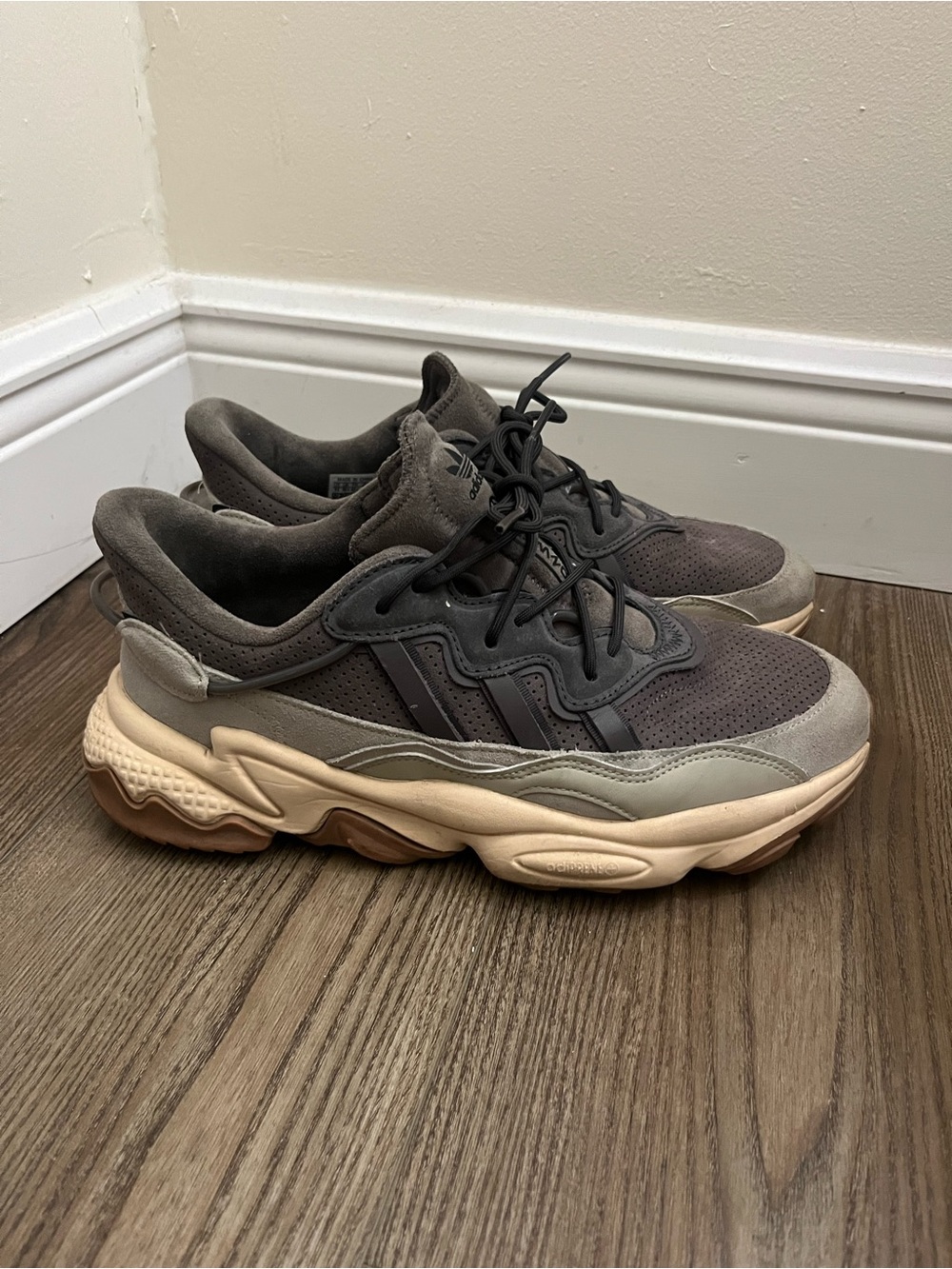 Adidas Ozweego 11 Men's Casual  Sneakers Gray and Beige
